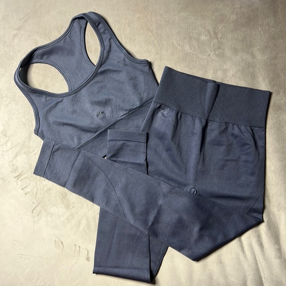 Brand new set by AlignedLA. Great quality